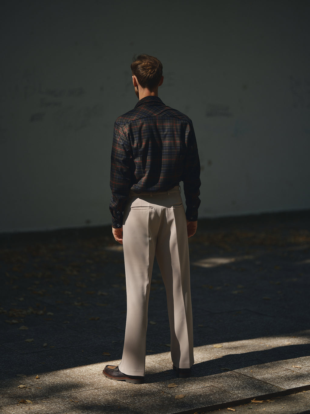 Atelier Trousers in stone by TODÓR TRAME, image 3 of 5