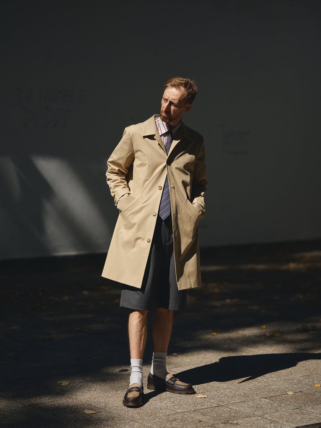 Trench Paris in sand by TODÓR TRAME, image 3 of 3